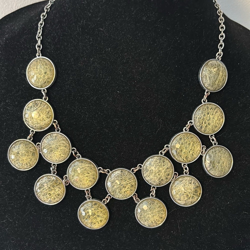 Nice silver tone green frosting lucite bead 20” necklace